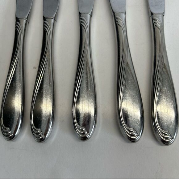 Oneida Camber Cresta Windswept Scroll 5 Dinner Knives - Picture 2 of 5